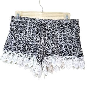 BREEZE Over Black and White Shorts With White Lace Size Medium